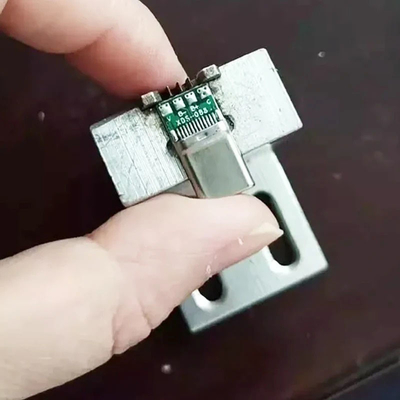 Pabrik Perlengkapan Semi-Automatik USB C Quick Charge Data Kabel Kawat Mesin Las Soldering Otomatis Penuh